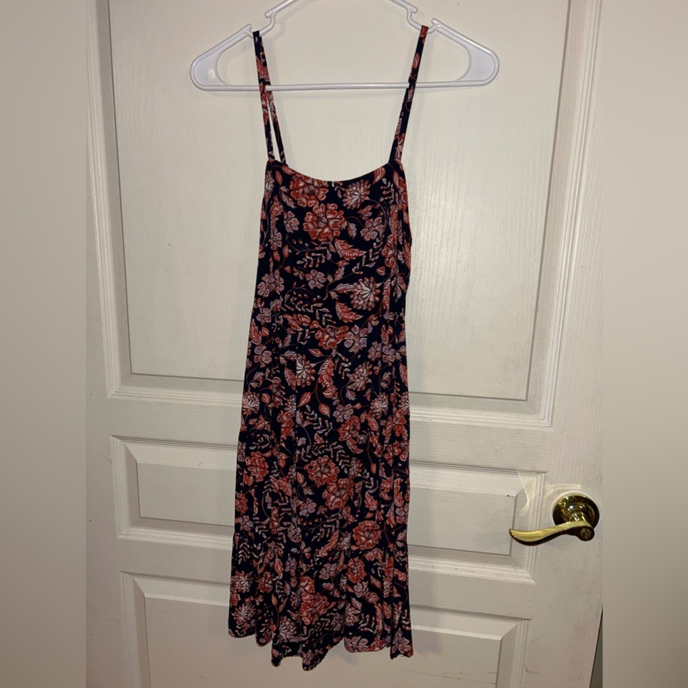 Cute women’s old navy dress.